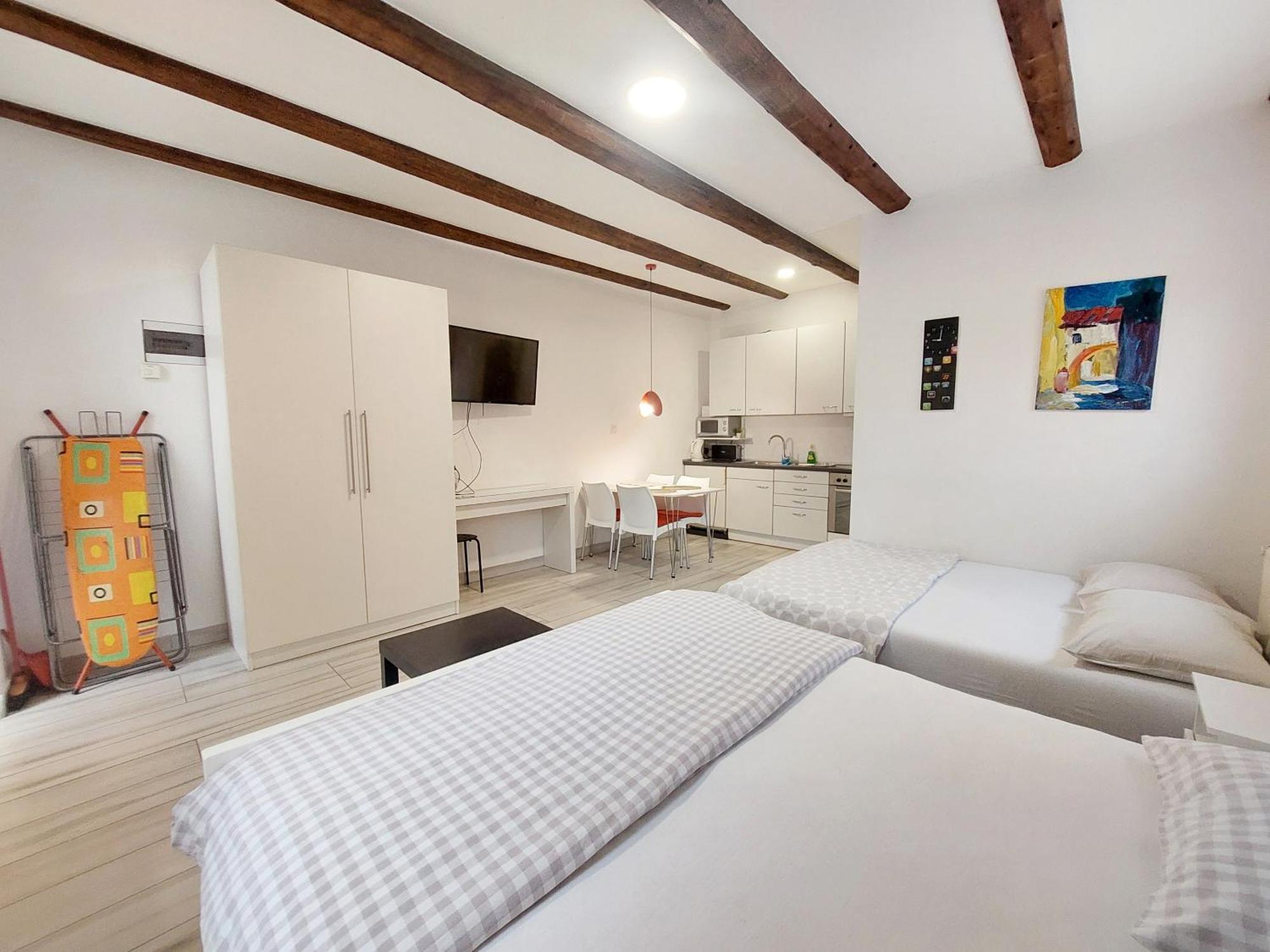Home Away From Home - Apartment Ilica Zagreb Buitenkant foto